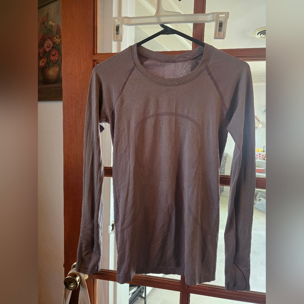 Lululemon Women's Long Sleeve Swiftly Top - Purple 6